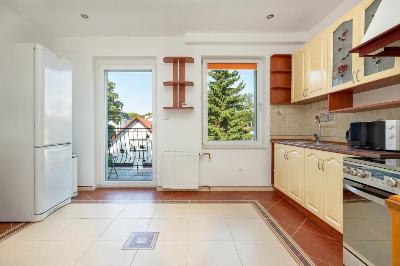 Bright & Spacious Family Apartment In Miedzyzdroje With Parking And 3 Balconies By Noclegi Renters Luaran gambar